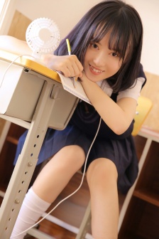 亚洲欧美偷自学生